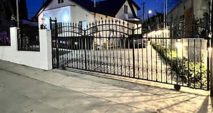 Family/pet friendly home near Hollywood & Pasadena