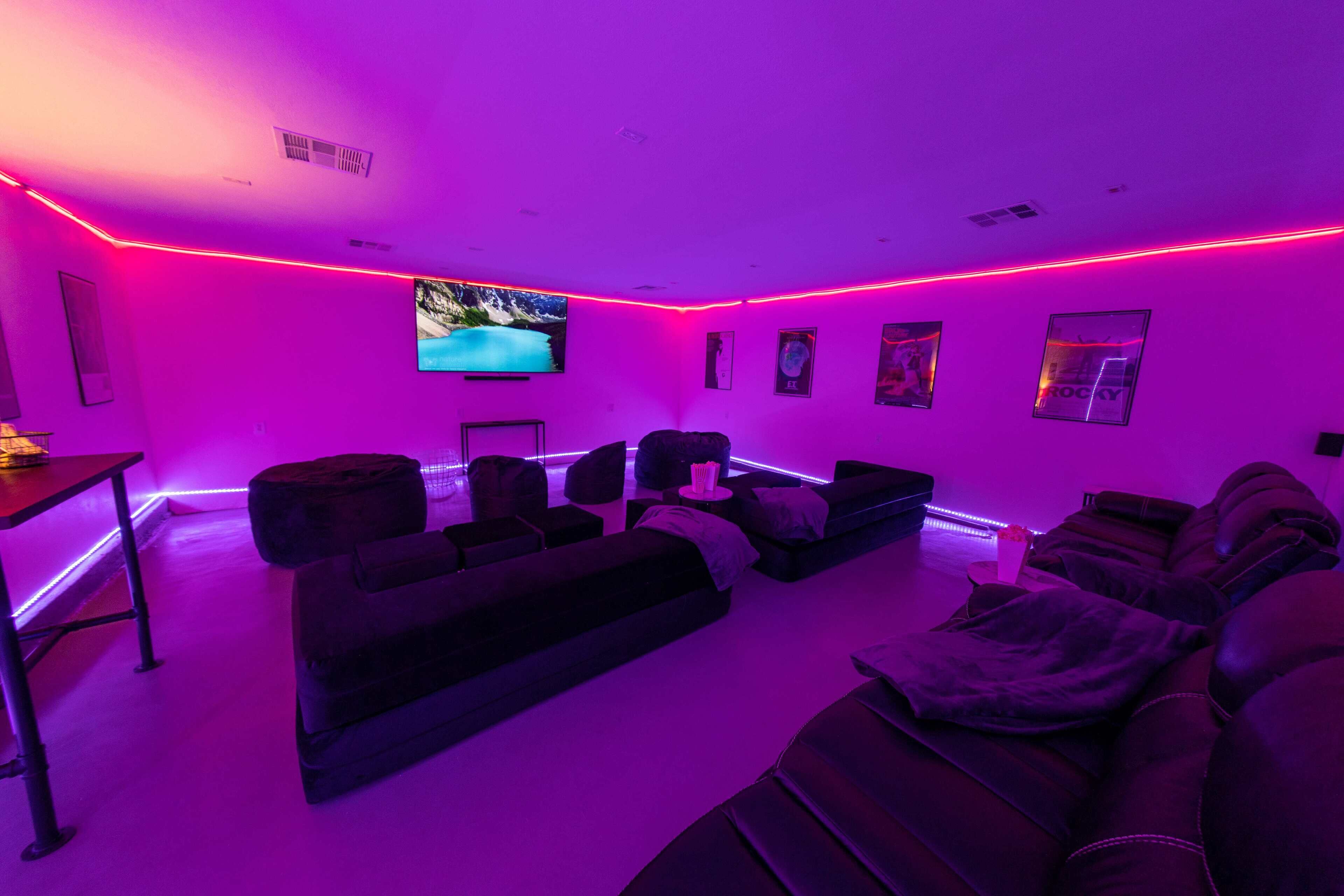 Awesome House w/Heated Pool, Theater & Game Room!