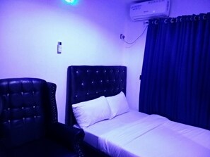 Luxury Single Room - SMD Hotel and Suites (Port Harcourt)