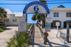 Property grounds - Cozy Rental 20 Steps from the Beach (Panama City Beach)