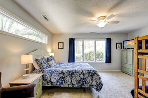 3 Schlafzimmer, Schreibtisch, Bügeleisen/Bügelbrett, Internetzugang