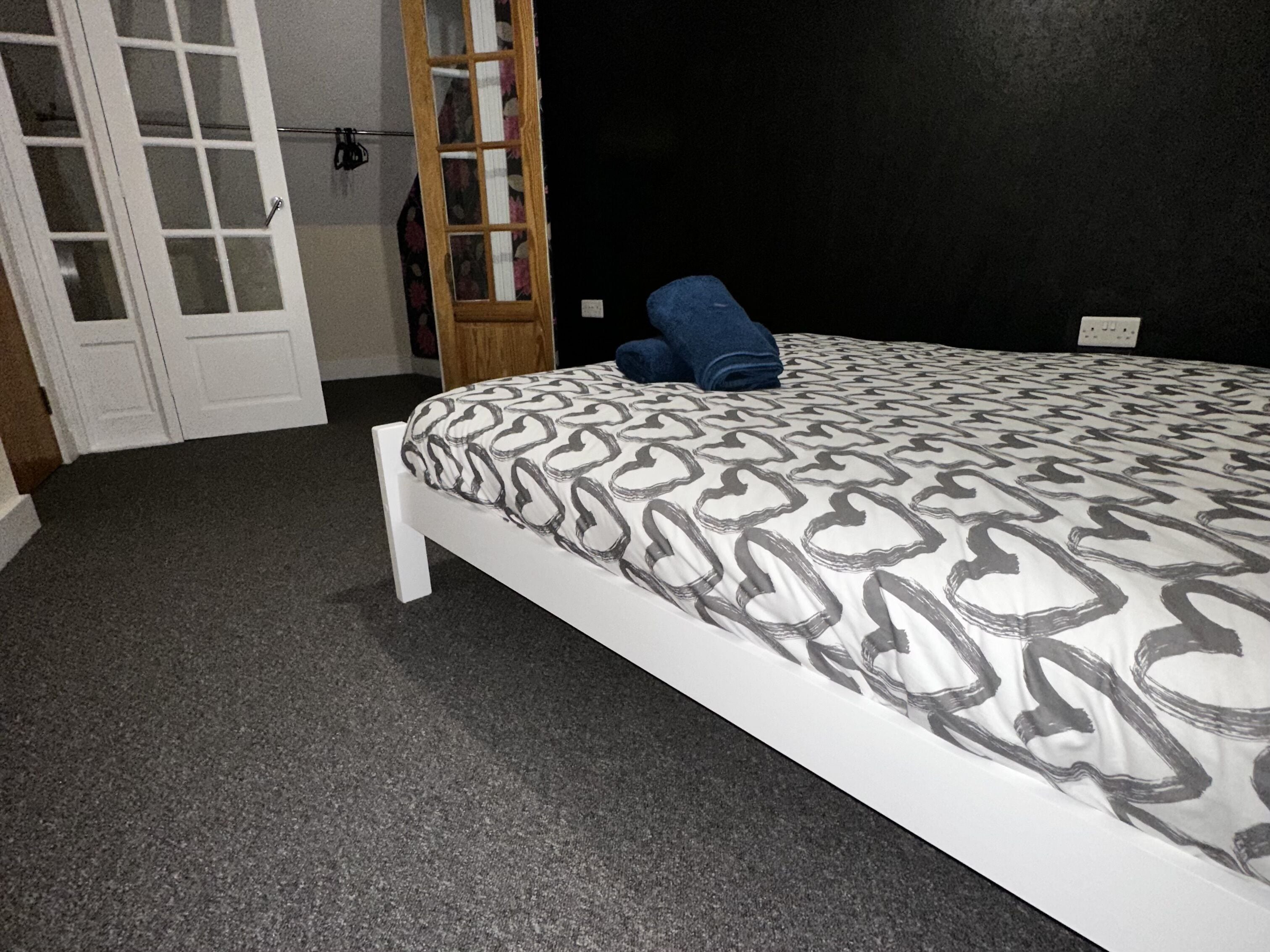 Maison | 5 chambres, fer et planche à repasser, Wi-Fi gratuit, draps fournis