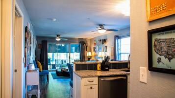 Apartment, 2 Bedrooms, Accessible, Balcony | Private kitchen