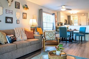 Apartment, 2 Bedrooms, Accessible, Balcony | Living room | Books - Branson Bandwagon: Music Paradise Near Lake Taneyc (Branson)