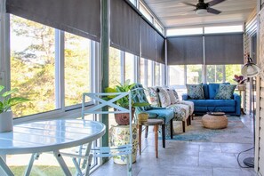 Balcony - Branson Bandwagon: Music Paradise Near Lake Taneyc (Branson)