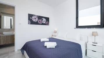 3 bedrooms, free WiFi, bed sheets