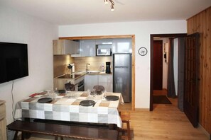 Fridge, oven, dishwasher