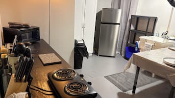 Fridge, microwave, coffee/tea maker, electric kettle