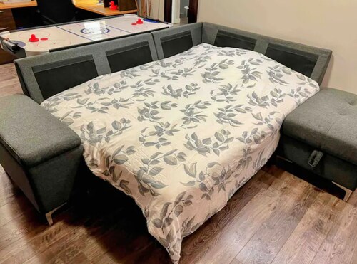 Spacious 1 bedroom basement suite with free parking near CFB, RMC & Downtown.