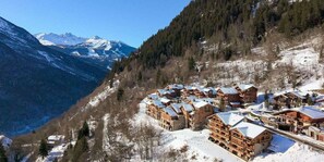 Exterior - 1st floor, swimming pool, sauna, hammam, terrace, parking, tv, ski locker, 58m² (Champagny-en-Vanoise)