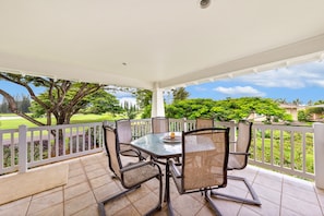 Outdoor dining - Plantation 722 in Princeville with AC (Princeville)