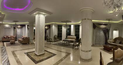 Fancy 3 bedrooms 240 m apartment in sheik zayed compound