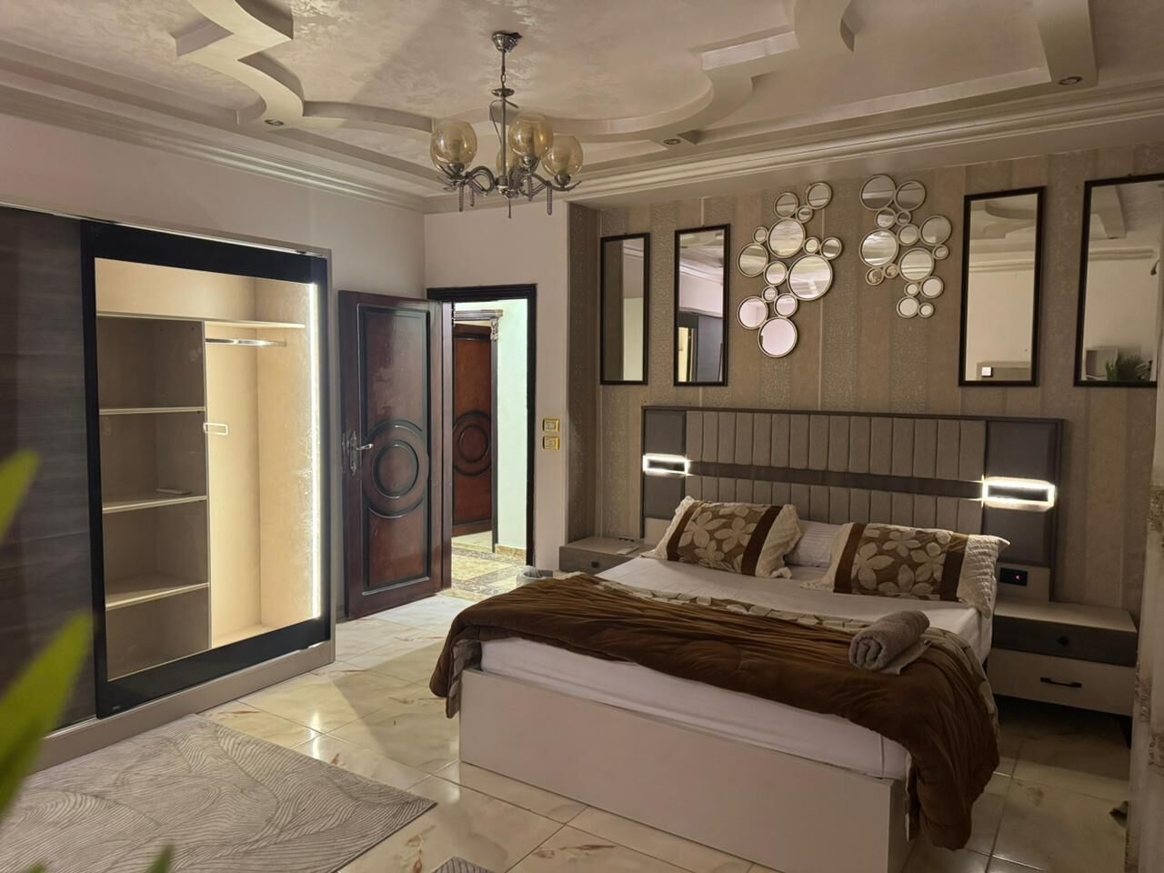 3 chambres, fer et planche à repasser, Wi-Fi, draps fournis