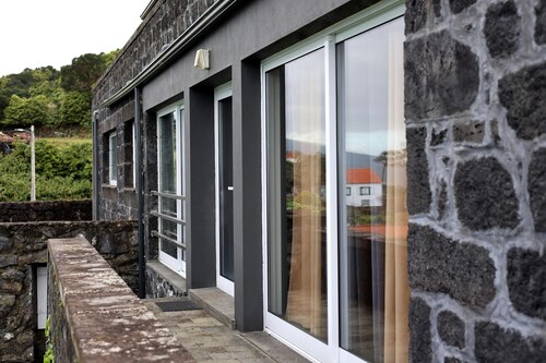 Cozy holiday apartment near the sea