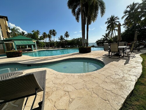 CasitaTranqui relaxing beachfront 3B/2B getaway penthouse