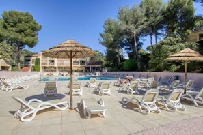 Pool - Appartement Le Joïa Entre Bandol et Sanary - rés Avec Piscine et Plage à Pieds (Sanary-sur-Mer)