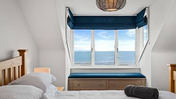 4 bedrooms, iron/ironing board, travel cot, free WiFi