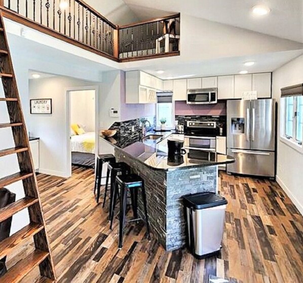 Microwave, oven, dishwasher, coffee/tea maker