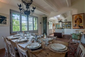 Dining - Casa Antonio - Private villa, 4 bedrooms, pool, A/C, wifi, pets, Marche (Mogliano)