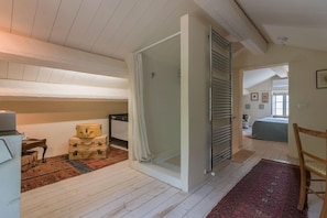 4 bedrooms, iron/ironing board, WiFi - Casa Antonio - Private villa, 4 bedrooms, pool, A/C, wifi, pets, Marche (Mogliano)