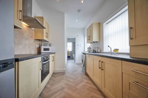 Hus | 4 soverom og internett