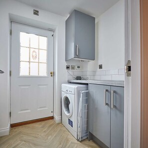 Hus | 3 soverom, skrivebord og internett