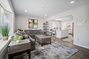 TV - Full House- 2 Blocks from Beach! (Brigantine)