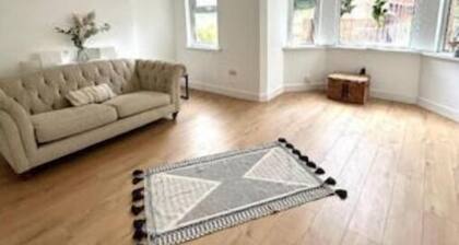 Eagle Holiday and Business Home