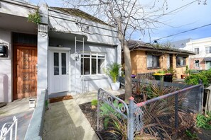 Exterior - Eden-Stay like locals in Fitzroy North (Fitzroy North)