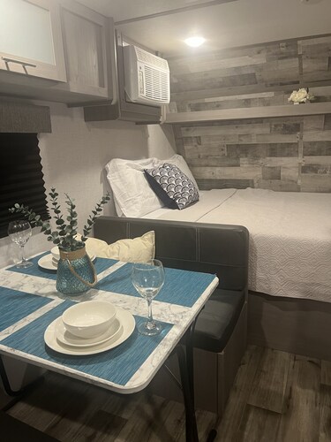 Camper/RV 10 minutes from Navarre beach