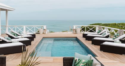 Exquisite 8 bedroom Ocean Front Luxury Villa with Pool