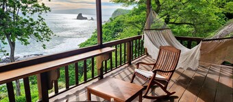 BEACHFRONT 180° BAY VIEW  - POOL - GREAT SPACE - AT FOREST - DIRECT BEACH ACCESS