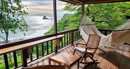 BEACHFRONT 180° BAY VIEW - POOL - GREAT SPACE - AT FOREST - DIRECT BEACH ACCESS