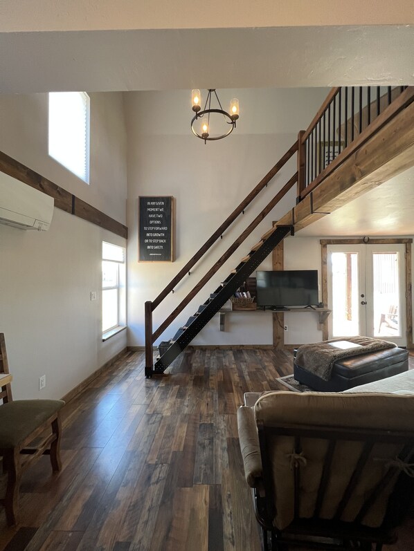 Interior - The Barn: Quiet, private, close to town, hot tub & spacious views.  (Post Falls)