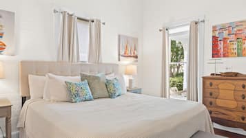 3 bedrooms, in-room safe, desk, iron/ironing board