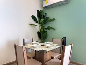 تناول الطعام