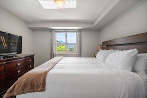 3 makuuhuonetta, työpöytä, ilmainen Wi-Fi, vuodevaatteet