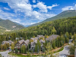 Unclassified image, 5 of 52, button