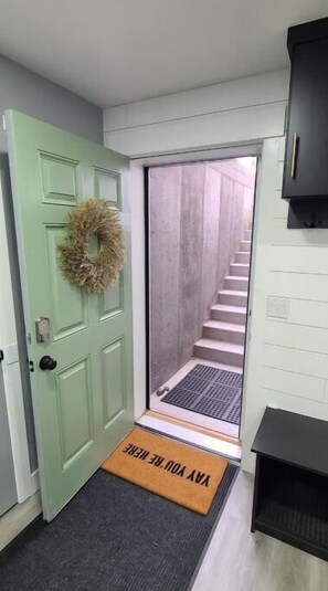 Interior - The Narnia Gateway on SLC's East Bench, mins from World Class Skiing, Sleeps 8 (Sandy)