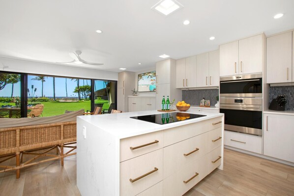 Condo (1 Bedroom) | Private kitchen | Fridge, microwave, oven, coffee/tea maker - Maalaea Surf MSR-F2 by KBM (Kihei)