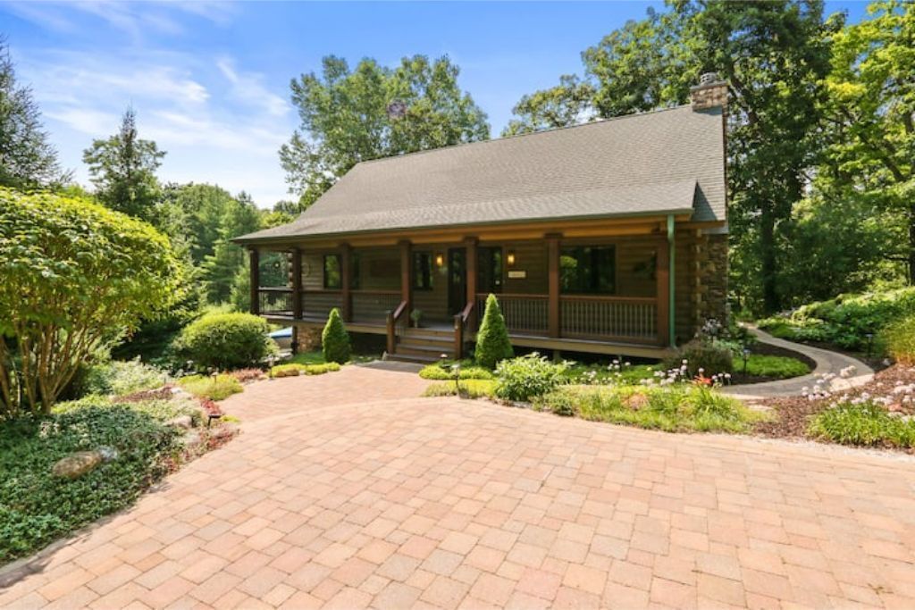 Beautiful Luxury Lake House Log Cabin 4 bed 3 bath