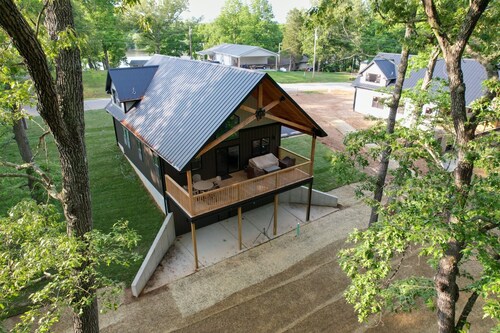 Kickback Cabin at Kentucky Lake