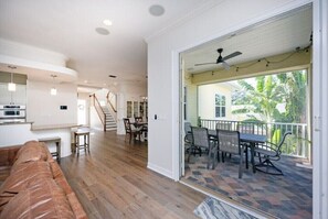 Interior - Crystal Beach Oasis (Palm Harbor)