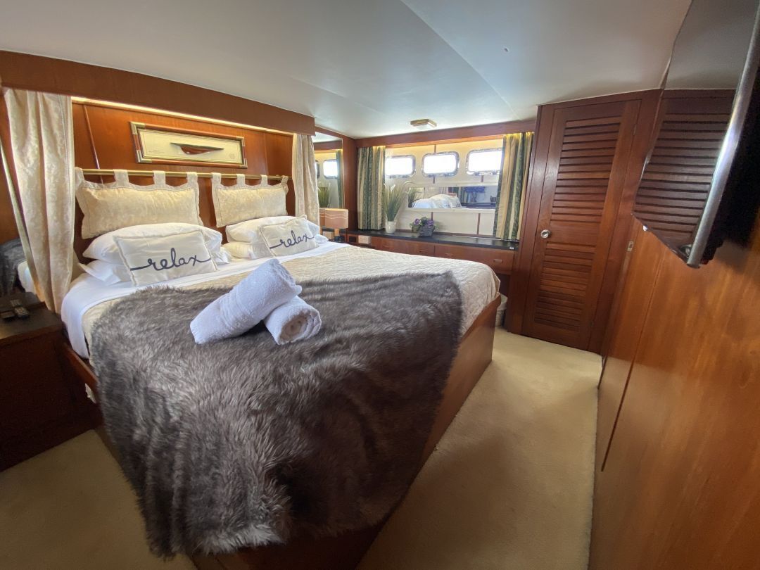 2 quartos, escrivaninha, ferros/tábuas de passar roupa, Wi-Fi