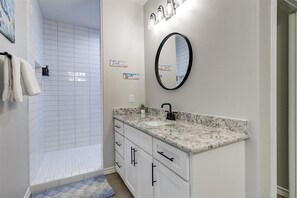 Towels, soap, toilet paper - North Padre Cozy Cabana Beach Retreat Unit A (Corpus Christi)