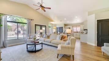 House (3 Bedrooms) | Interior