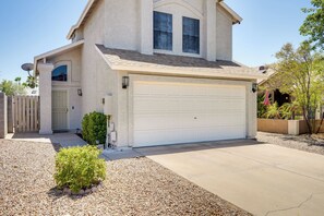 House (3 Bedrooms) | Interior - North Phoenix Home! Great Location + Private Patio (Phoenix)