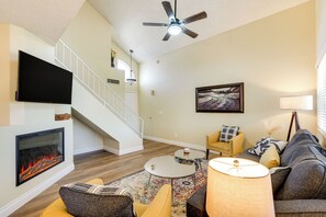 House (3 Bedrooms) | Interior - North Phoenix Home! Great Location + Private Patio (Phoenix)