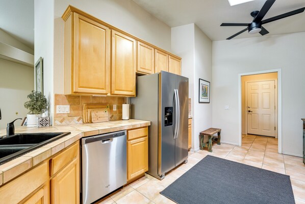 House (2 Bedrooms) | Interior - Phoenix Home on Golf Course: Pool & Hot Tub Access (Phoenix)