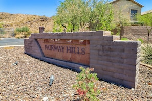 Property grounds - Mountain-view Phoenix Hideaway w/ Patio & Swing! (Phoenix)